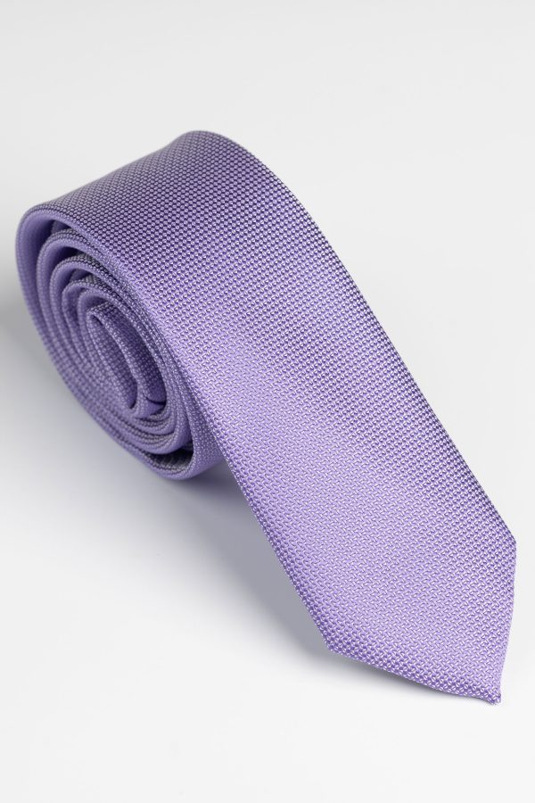 Cravată lila, elegantă pentru orice ocazie