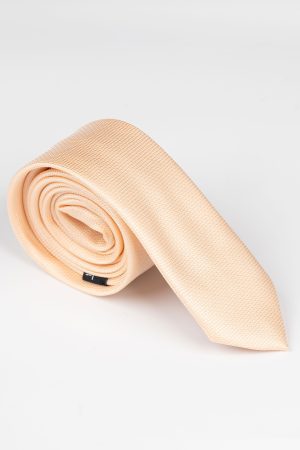 Cravată de culoarea șampaniei, elegantă pentru orice ocazie