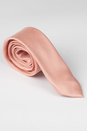 Cravată somon, elegantă pentru orice situație