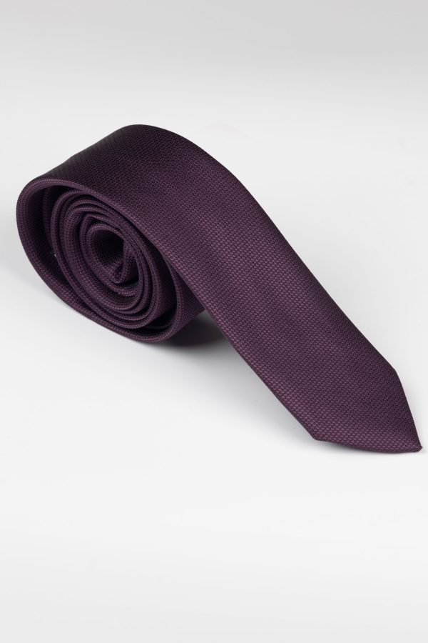Cravată mov închis, elegantă pentru orice ocazie