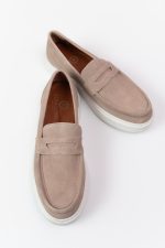 Loafers beige