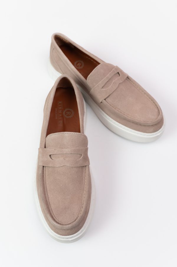 Loafers beige
